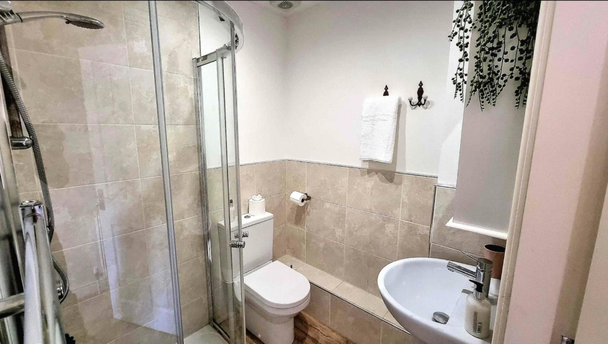 Top Floor Double En-Suite Br Apartment Central Matlock Μάτλοκ Εξωτερικό φωτογραφία